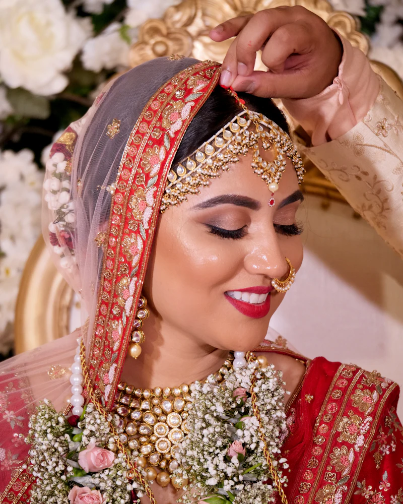 Bridal dupatta and maang tikka setting on an Odia bride, Finenticee client