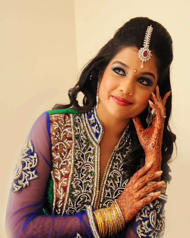 Wedding guest in a lehenga with evening party makeup, Finenticee client Bhubaneswar